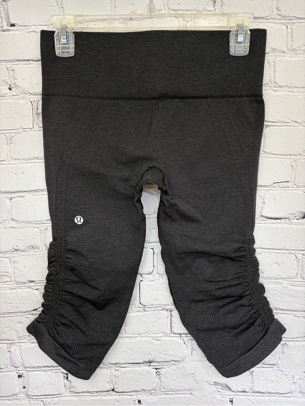 Lululemon In The Flow Crop II Heathered Deep Coal Sz 6 - Picture 7 of 16